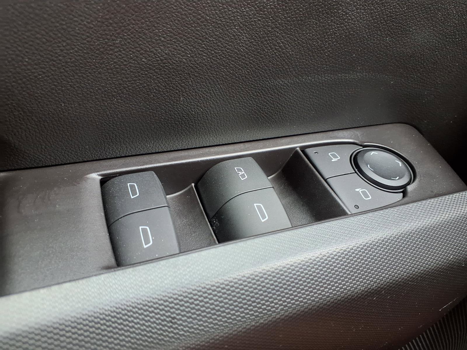 Used 2024 Chevrolet Colorado LT w/ LT Convenience Package II AWD/4WD image 18