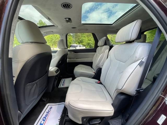 Used 2024 Hyundai Palisade Calligraphy image 22