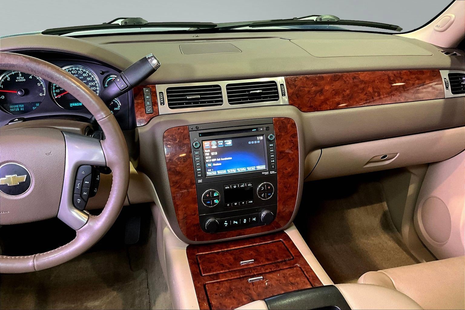 Used 2013 Chevrolet Avalanche LTZ AWD/4WD image 11
