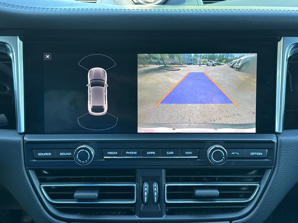 Used 2021 Porsche Macan image 26