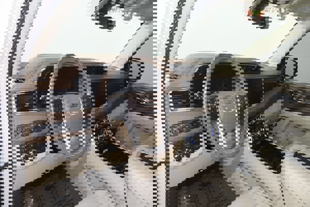 Used 2022 GMC Yukon Denali w/ Denali Premium Package image 27