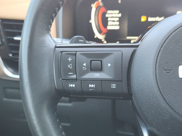 Used 2025 Nissan Kicks SR FWD image 22