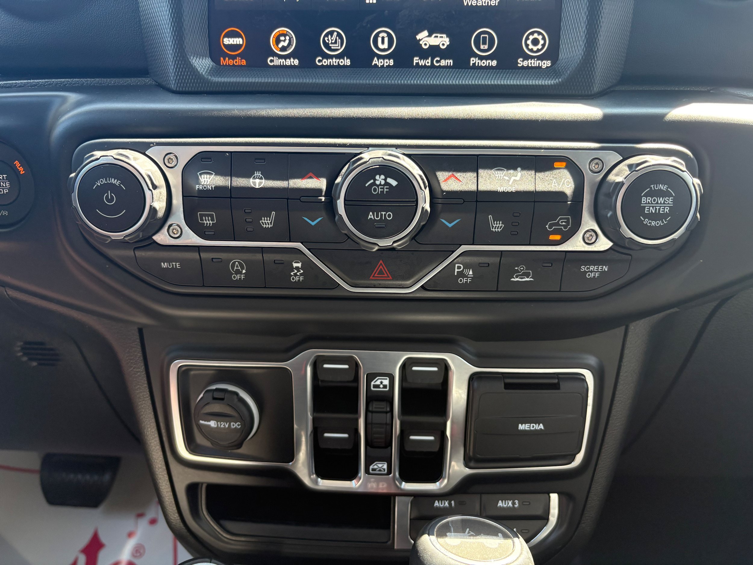 Certified 2022 Jeep Wrangler Unlimited Sahara AWD/4WD image 26