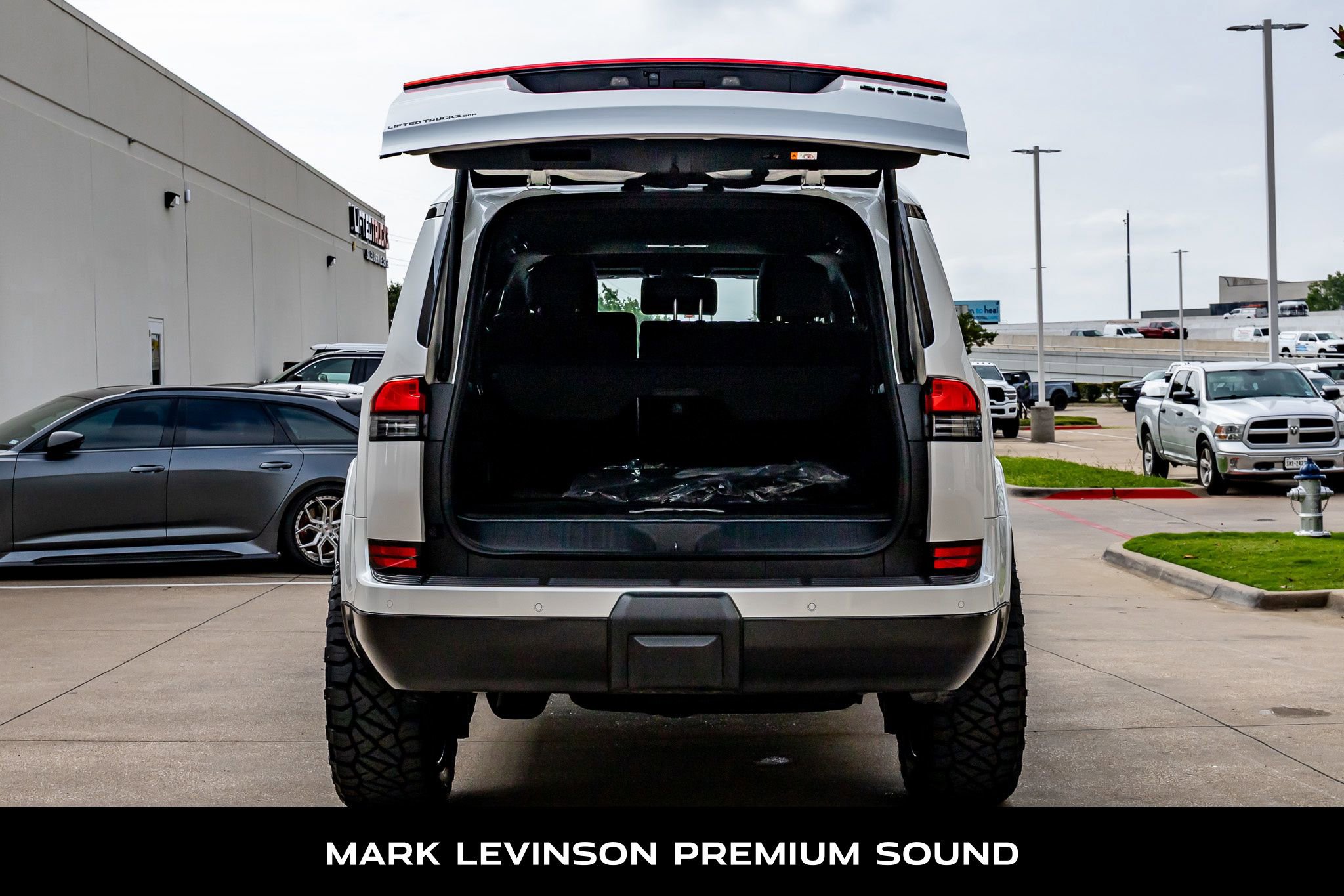 Used 2024 Lexus GX 550 w/ Accessory Package (Z1) AWD/4WD image 9
