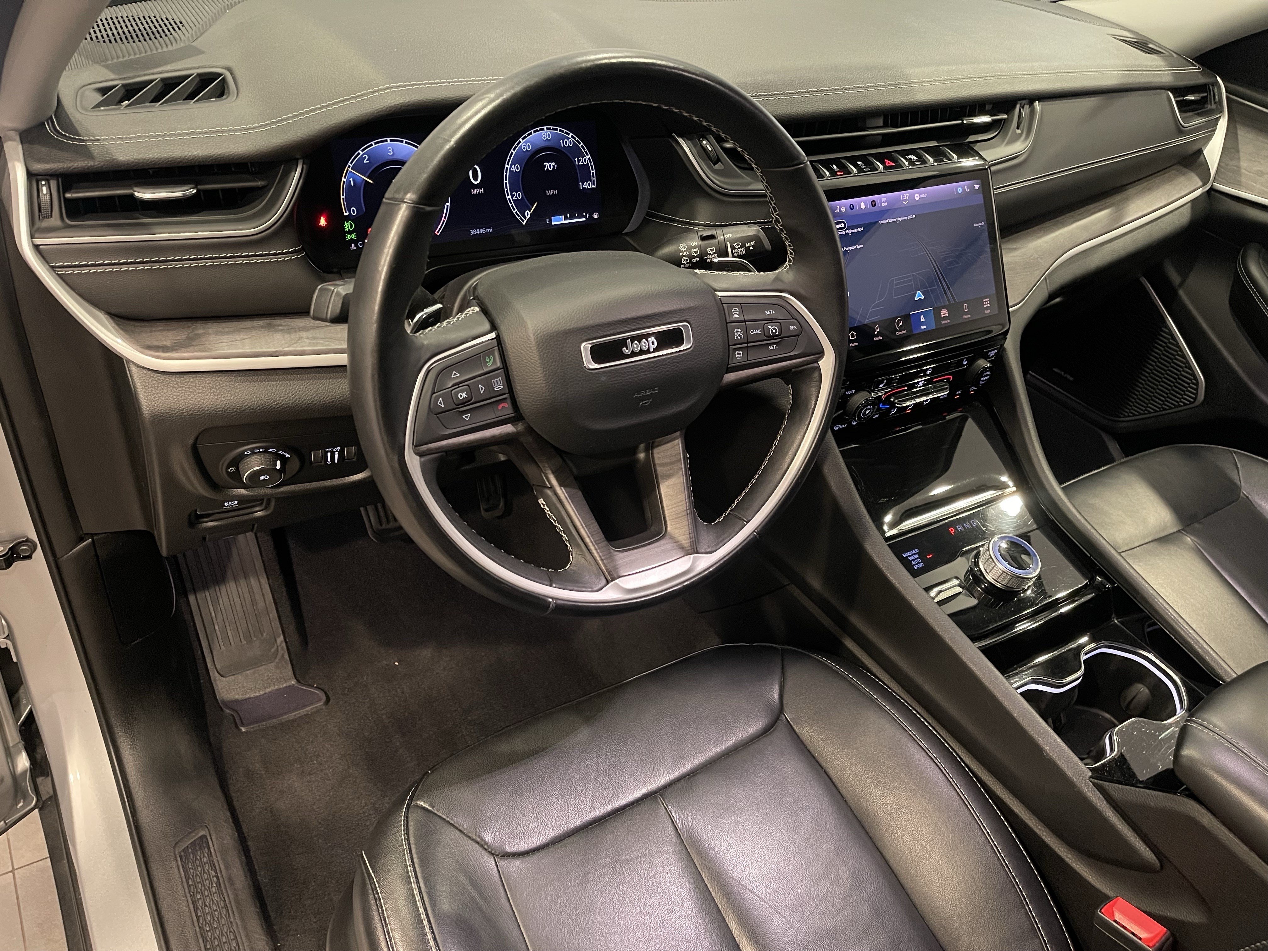Used 2022 Jeep Grand Cherokee L Limited AWD/4WD image 13