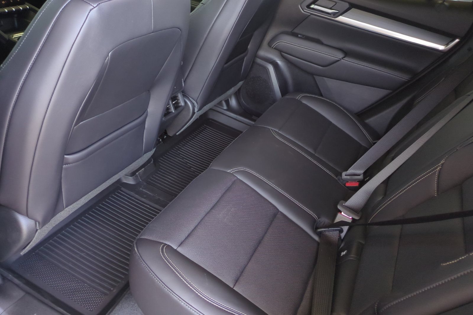 New 2026 GMC Terrain Elevation w/ Elevation Premium Package AWD/4WD image 12