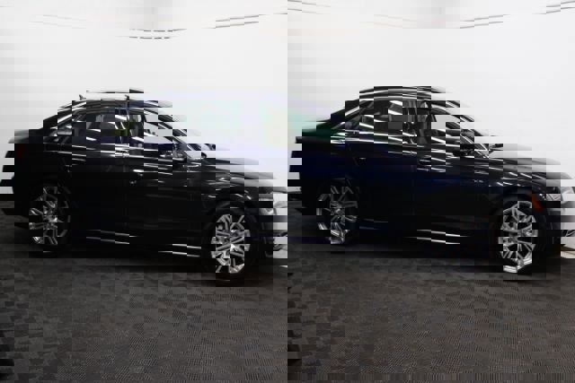 Used 2013 Audi A8 L 3.0T w/ Driver Assistance Pkg image 4