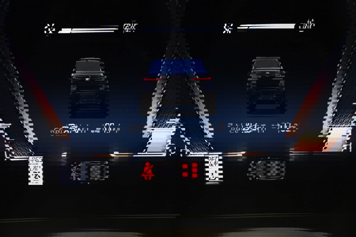 Used 2023 BMW 740i w/ Parking Assistance Package image 52