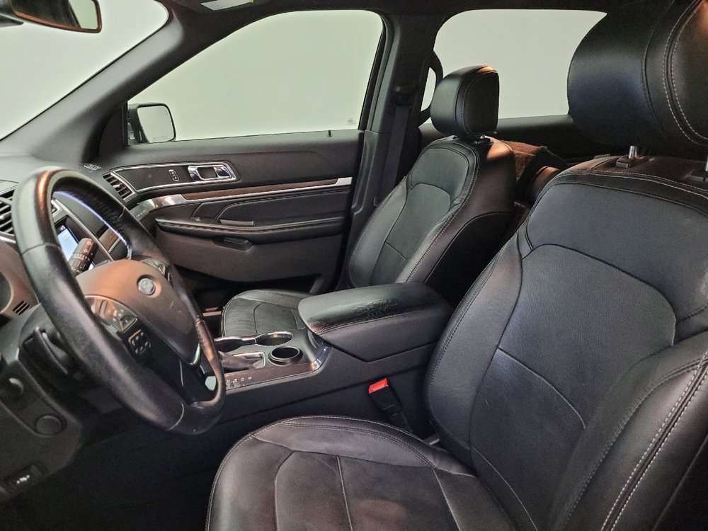 Used 2017 Ford Explorer Limited w/ Equipment Group 301A FWD image 17