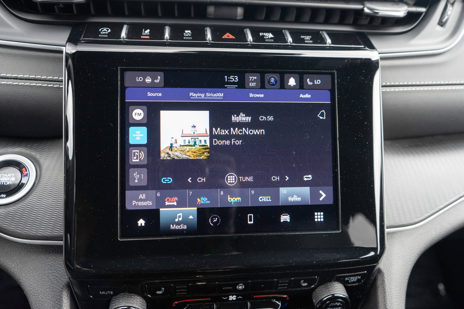 Used 2024 Jeep Grand Cherokee Altitude AWD/4WD image 17