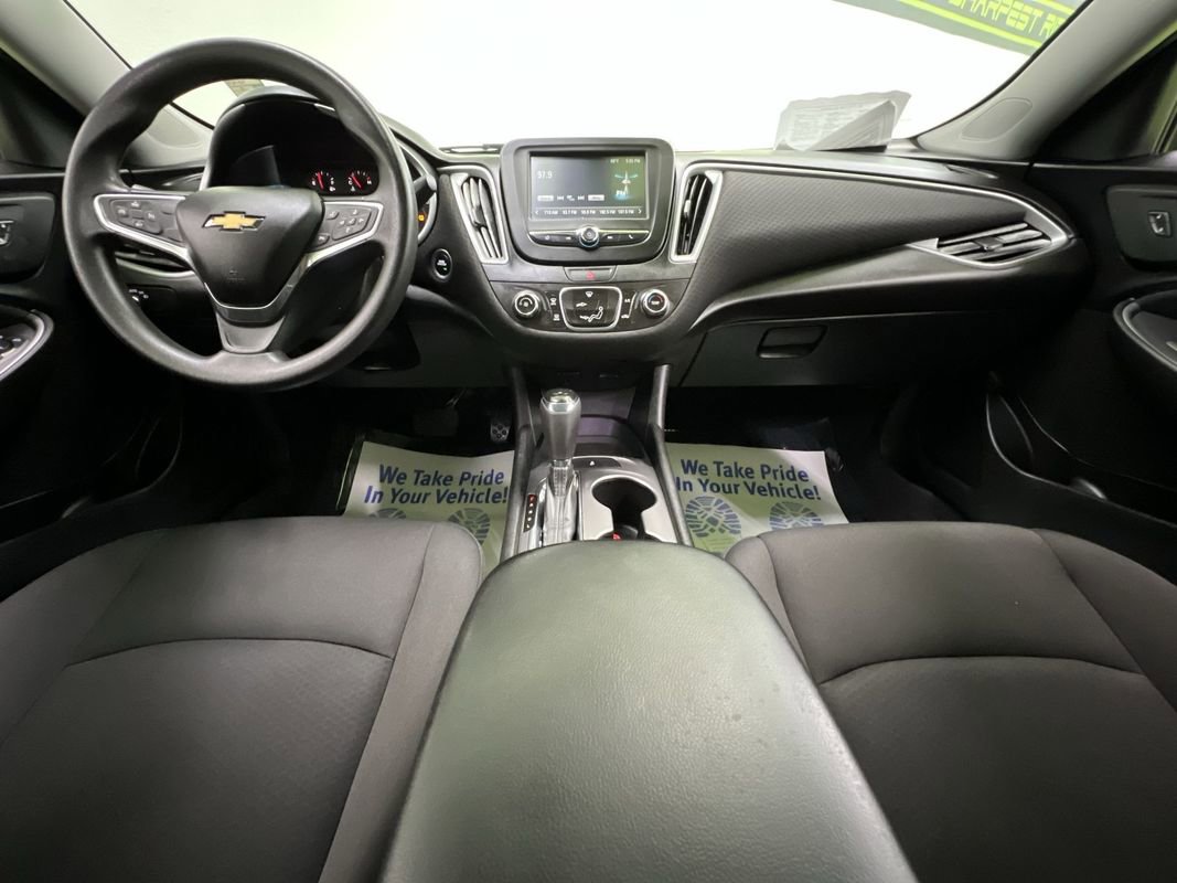 Used 2018 Chevrolet Malibu LS FWD image 17