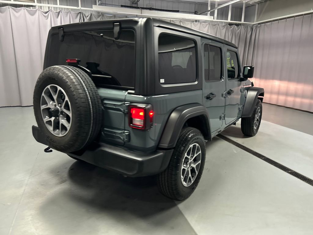 Used 2024 Jeep Wrangler Sport S image 7
