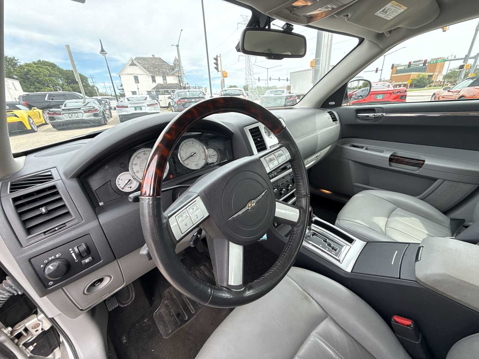 Used 2006 Chrysler 300 C w/ Sound Group II AWD/4WD image 10