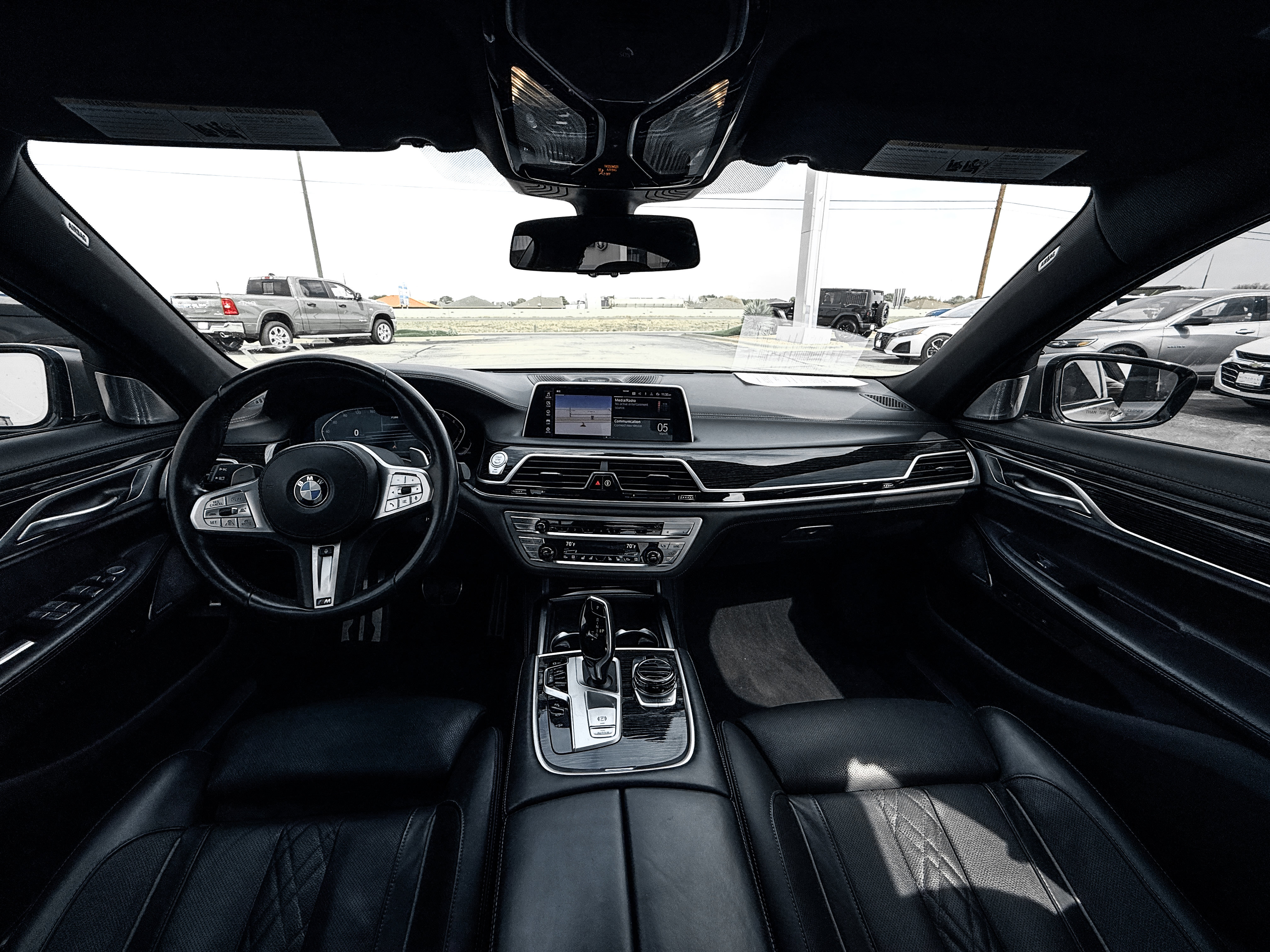 Used 2021 BMW 750i xDrive w/ Autobahn Package image 10