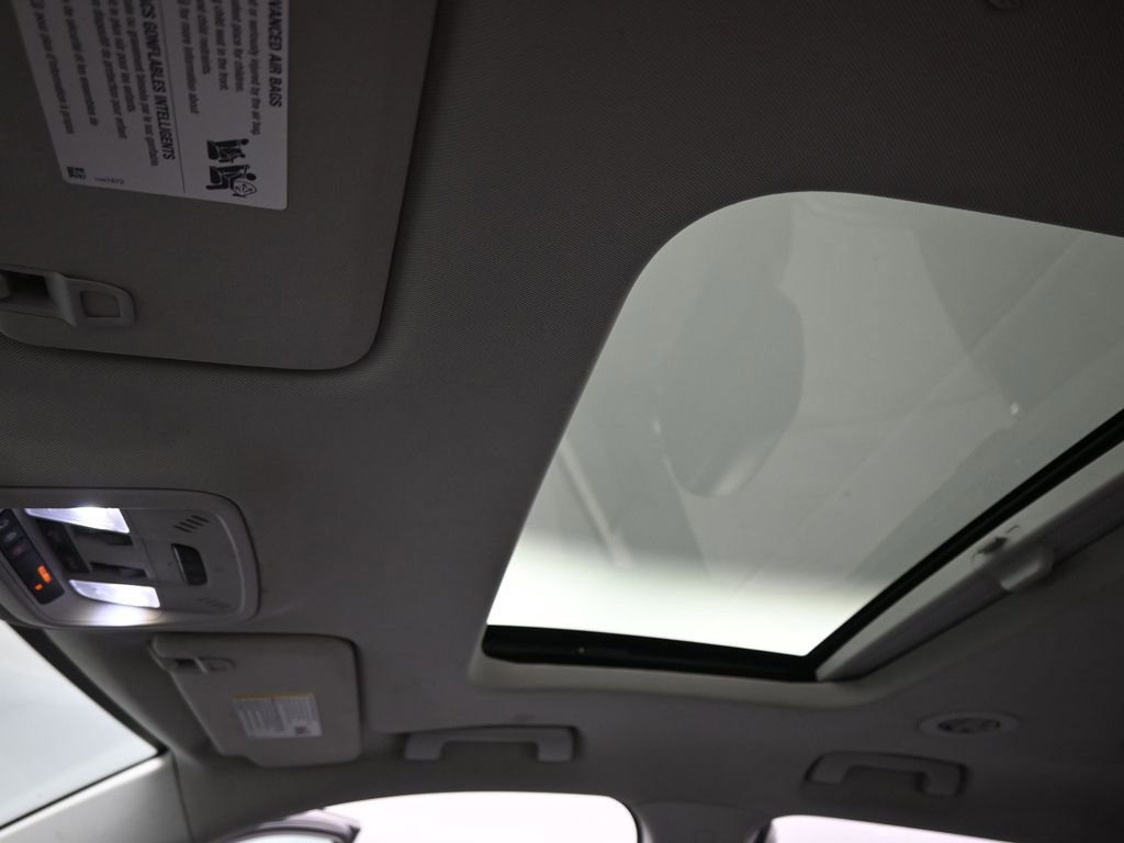 Used 2018 Chevrolet Traverse Premier image 20