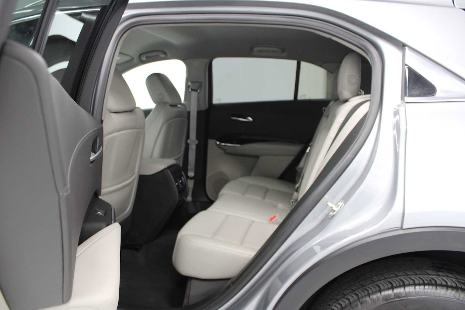 Used 2023 Cadillac XT4 Premium Luxury AWD/4WD image 35