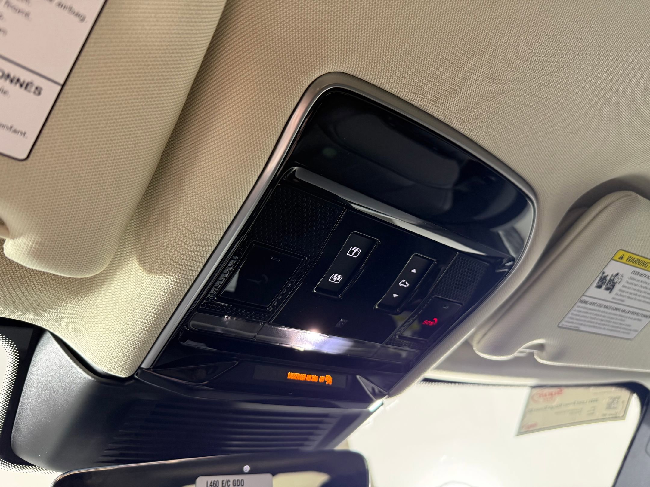 New 2026 Land Rover Range Rover Long Wheelbase SE image 16