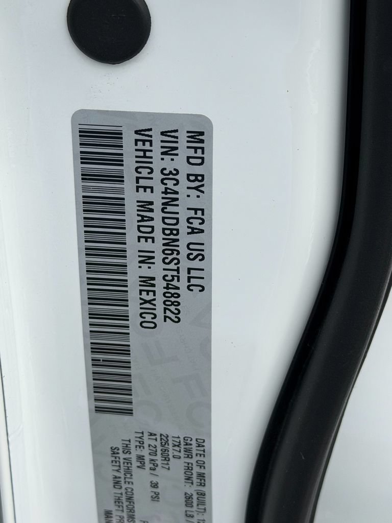 Used 2025 Jeep Compass Latitude w/ Sun & Sound Group AWD/4WD image 9
