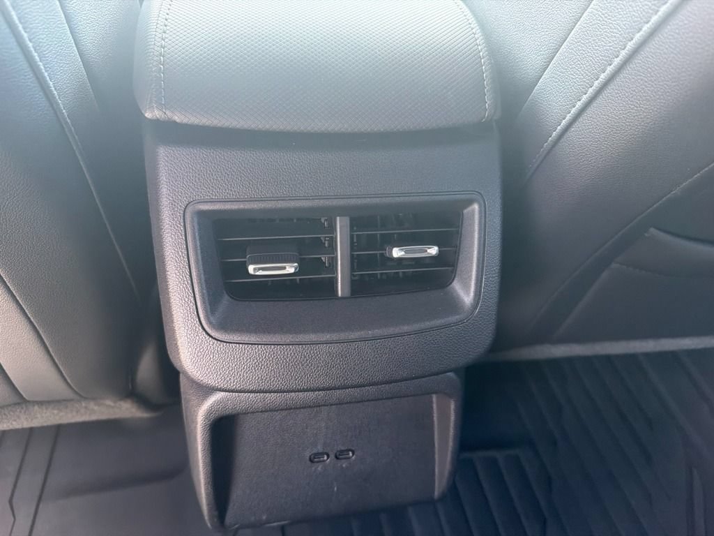 Used 2024 Chevrolet Equinox EV RS FWD image 6