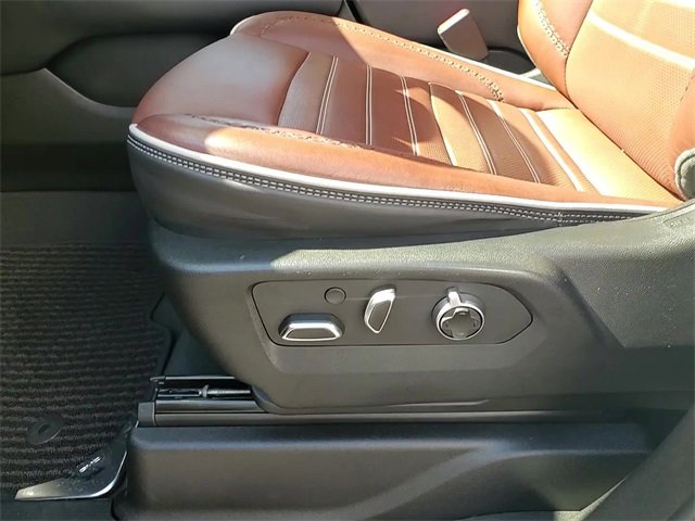 Used 2023 GMC Yukon XL Denali Ultimate image 14