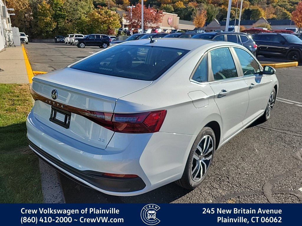 New 2027 Volkswagen Jetta SE FWD image 3
