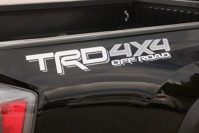 Used 2023 Toyota Tacoma TRD Off-Road w/ Technology Package AWD/4WD image 9