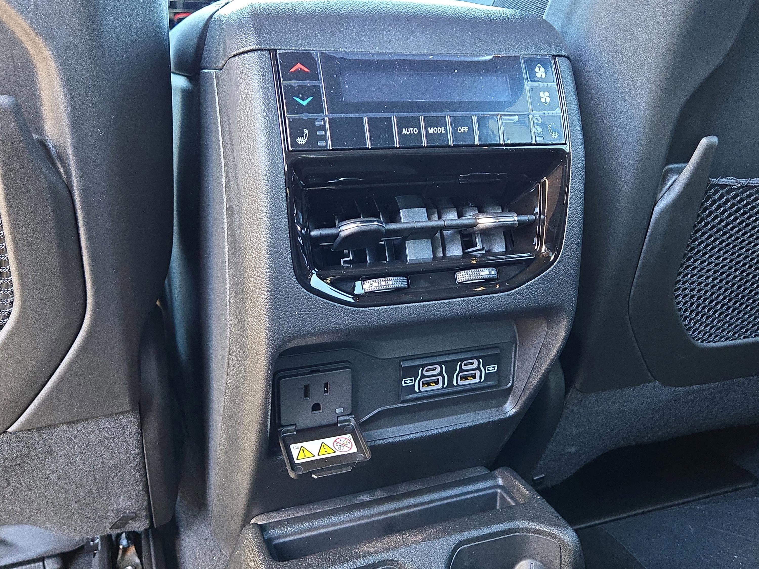 New 2025 Jeep Grand Cherokee L Limited image 18