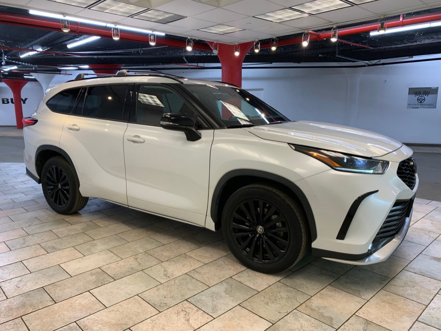 Used 2023 Toyota Highlander XSE AWD/4WD image 9
