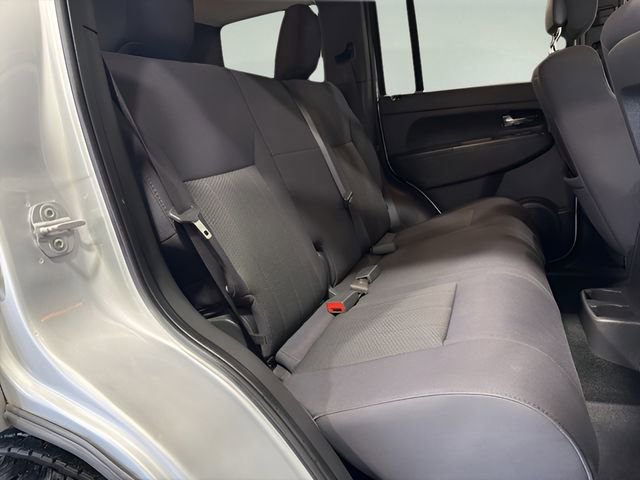 Used 2011 Jeep Liberty Sport image 27