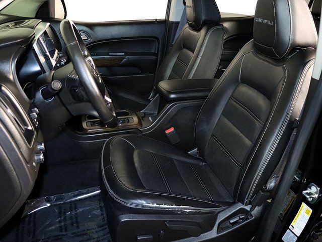 Used 2017 GMC Canyon Denali image 4