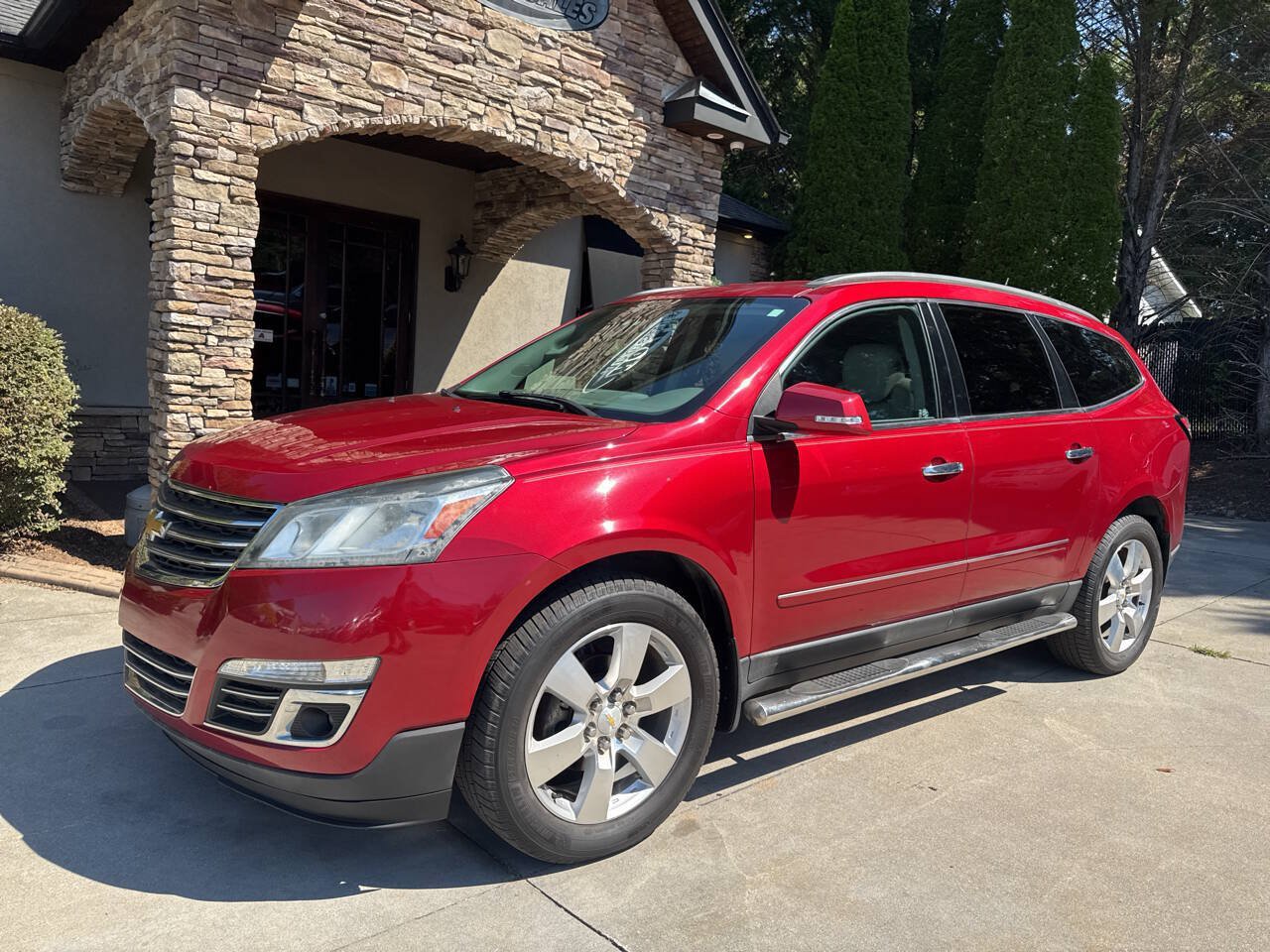 Used 2014 Chevrolet Traverse LTZ AWD/4WD image 2