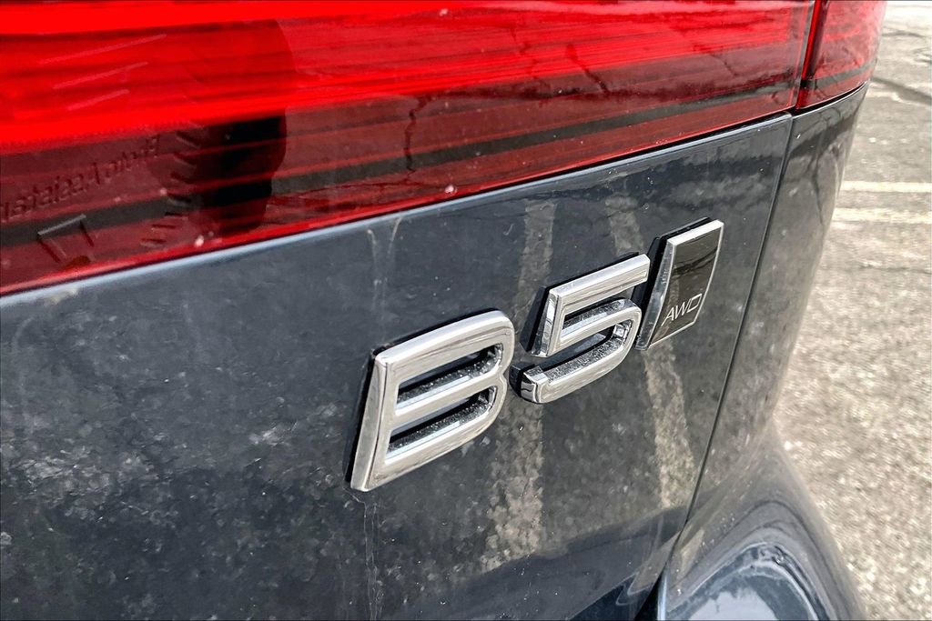 New 2026 Volvo V60 B5 Cross Country Ultra w/ Protection Package Premier image 9