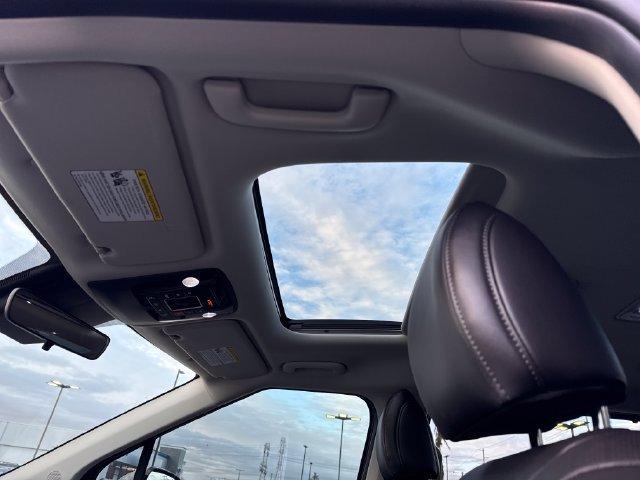 Used 2026 Kia Carnival SX FWD image 28