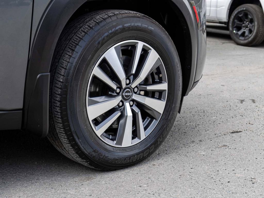 Used 2023 Nissan Pathfinder SL AWD/4WD image 10