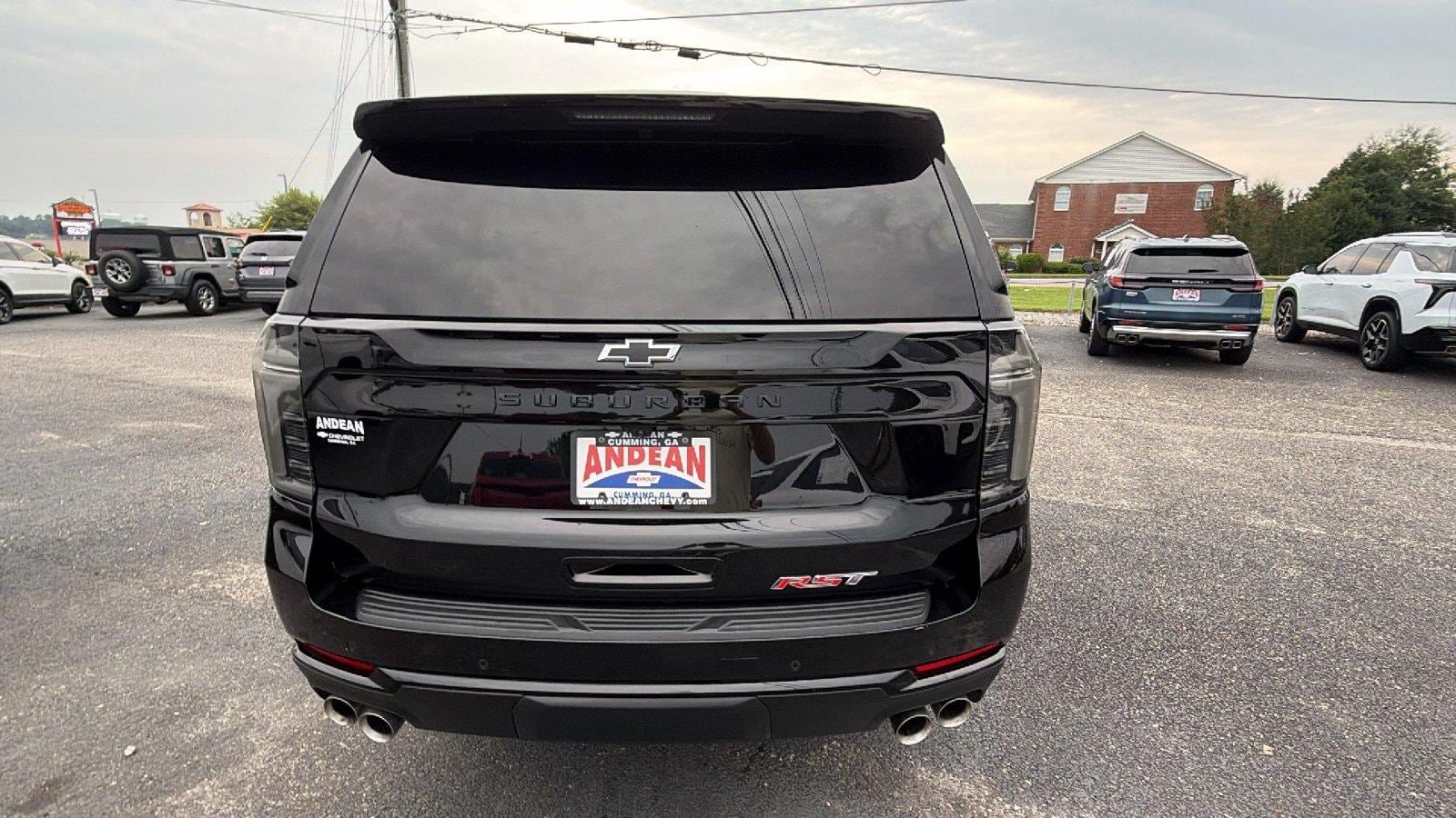 Used 2025 Chevrolet Suburban RST w/ Comfort Package RWD image 10