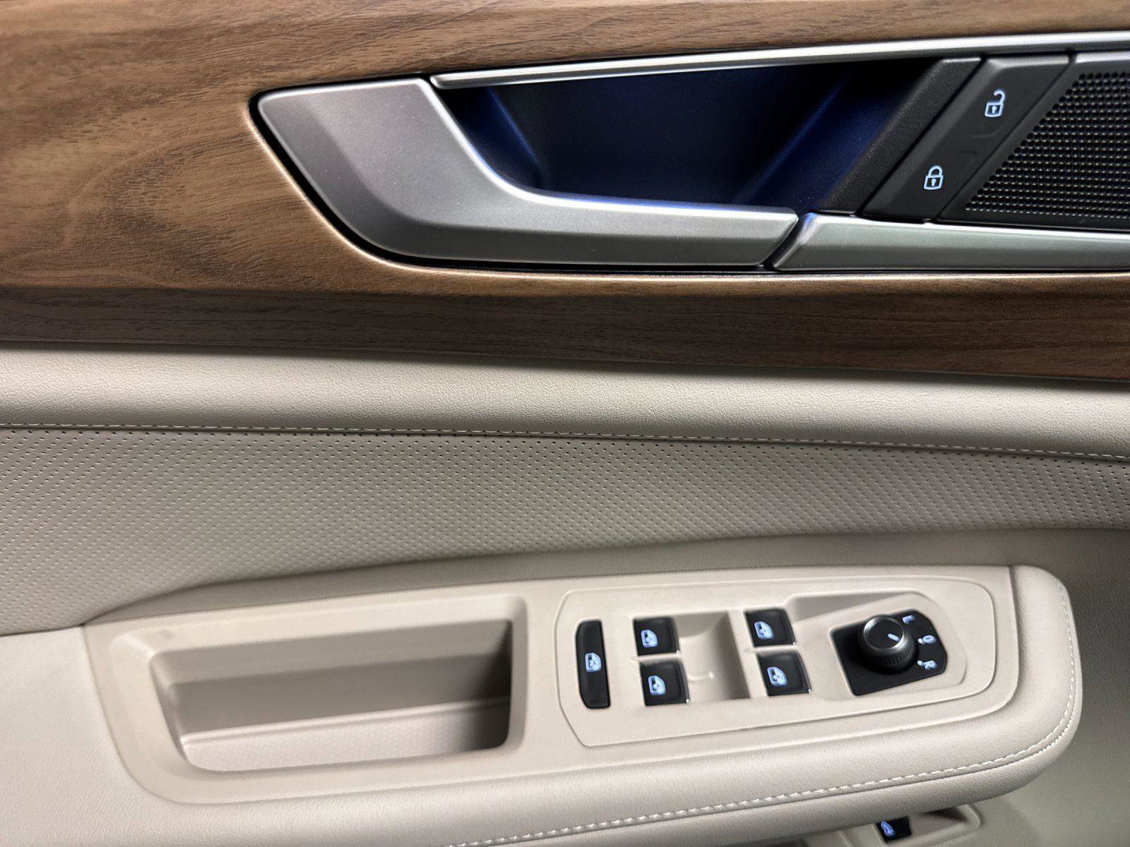 New 2026 Volkswagen Atlas SE image 10