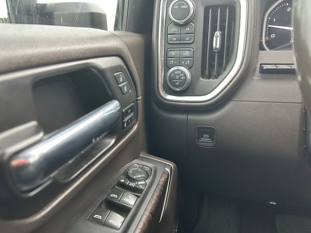 Used 2023 GMC Sierra 2500 Denali w/ Denali Ultimate Package AWD/4WD image 17
