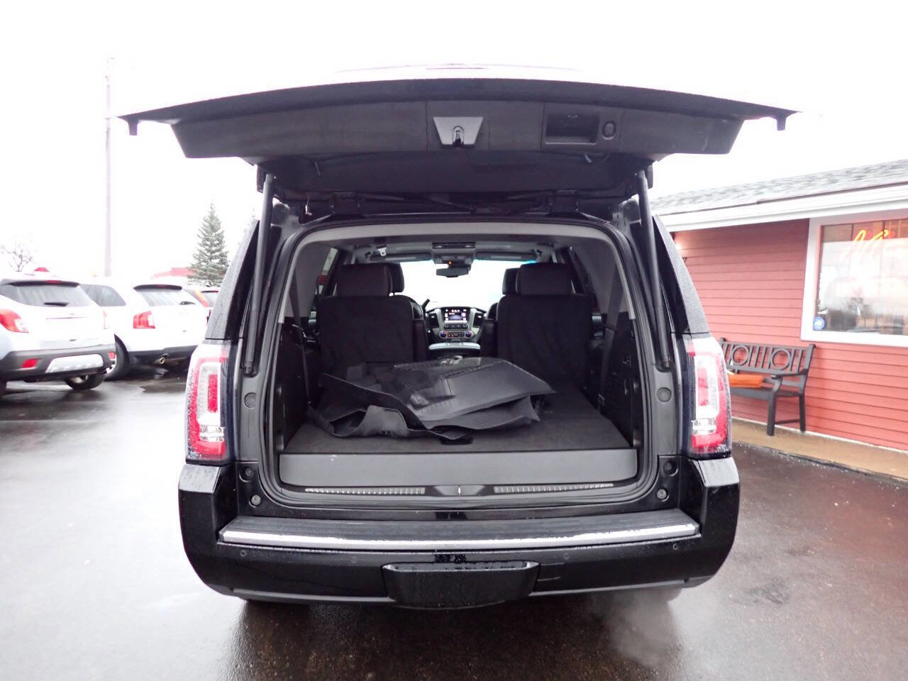 Used 2015 GMC Yukon Denali w/ Open Road Package image 5