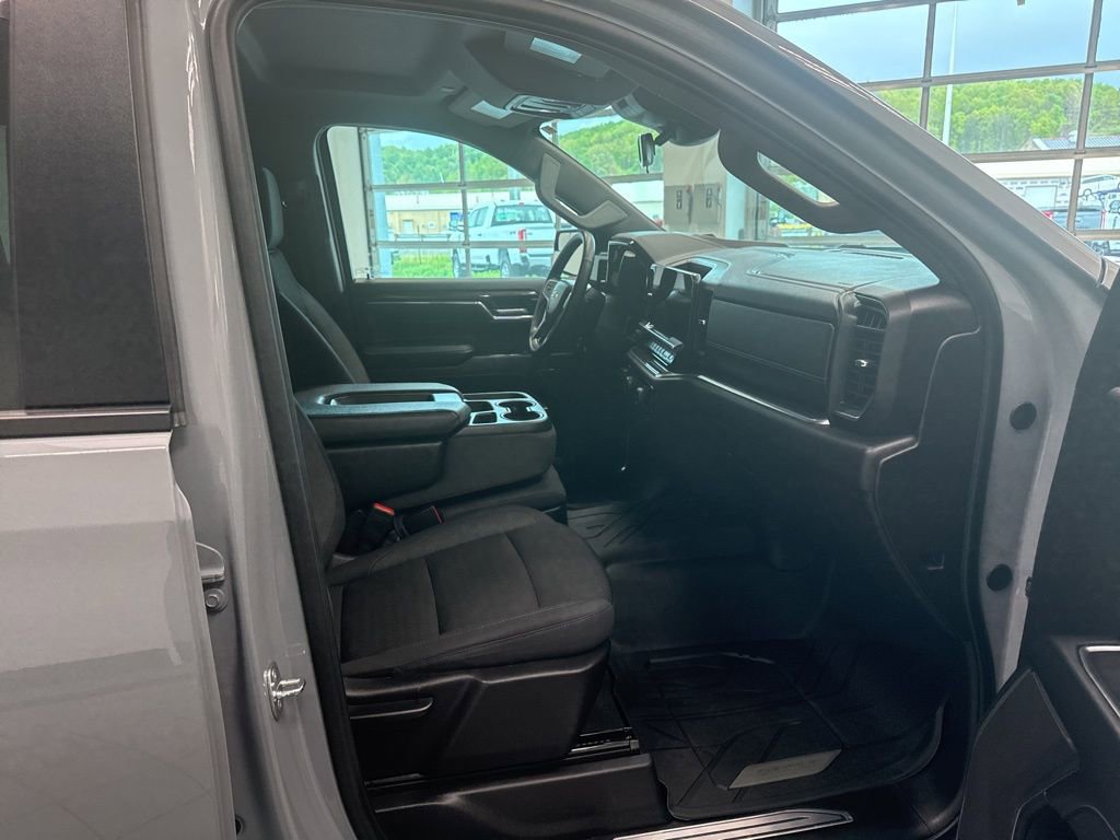 Used 2024 Chevrolet Silverado 1500 LT w/ Protection Package AWD/4WD image 17