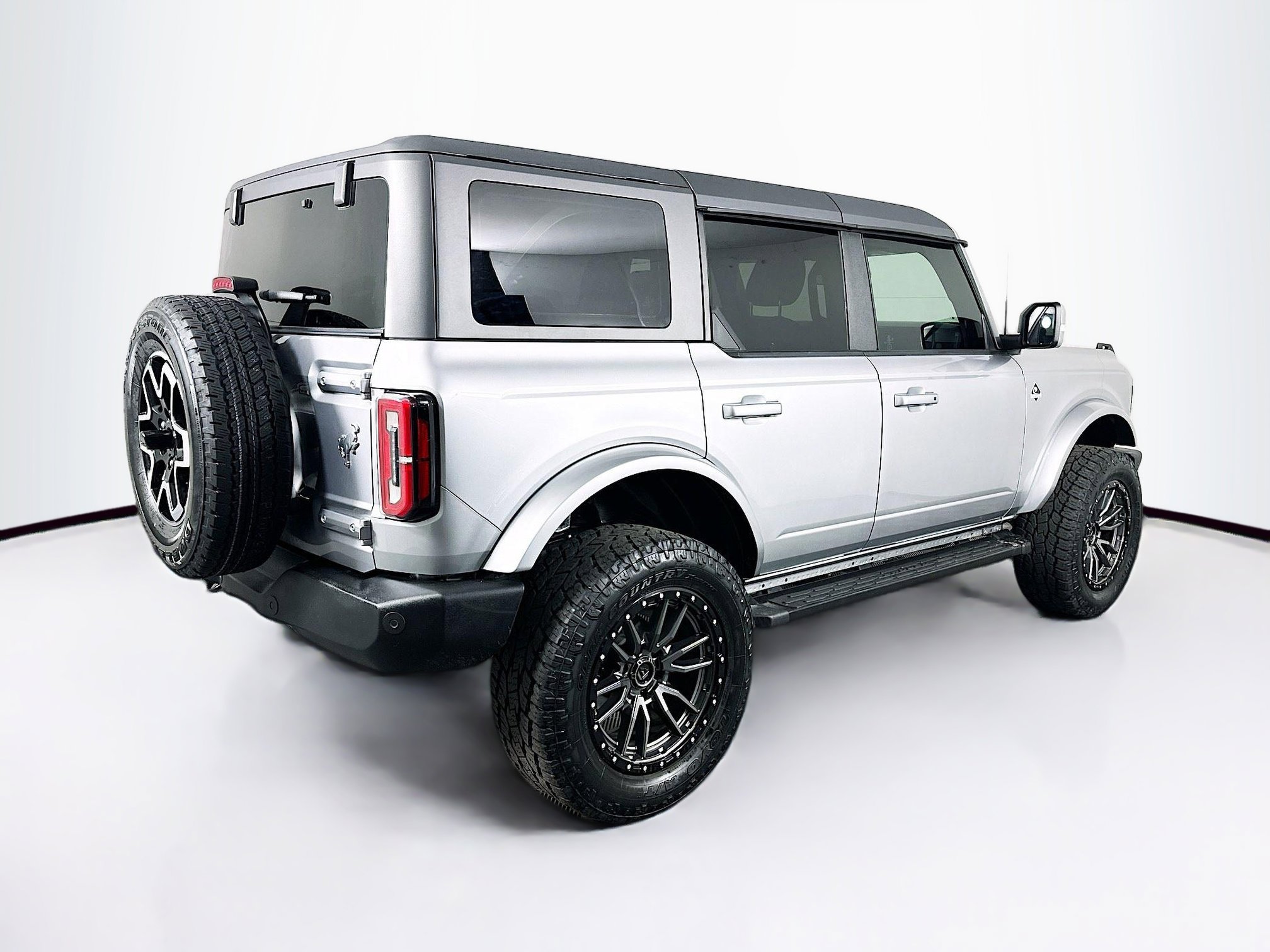 Used 2021 Ford Bronco Outer Banks image 9