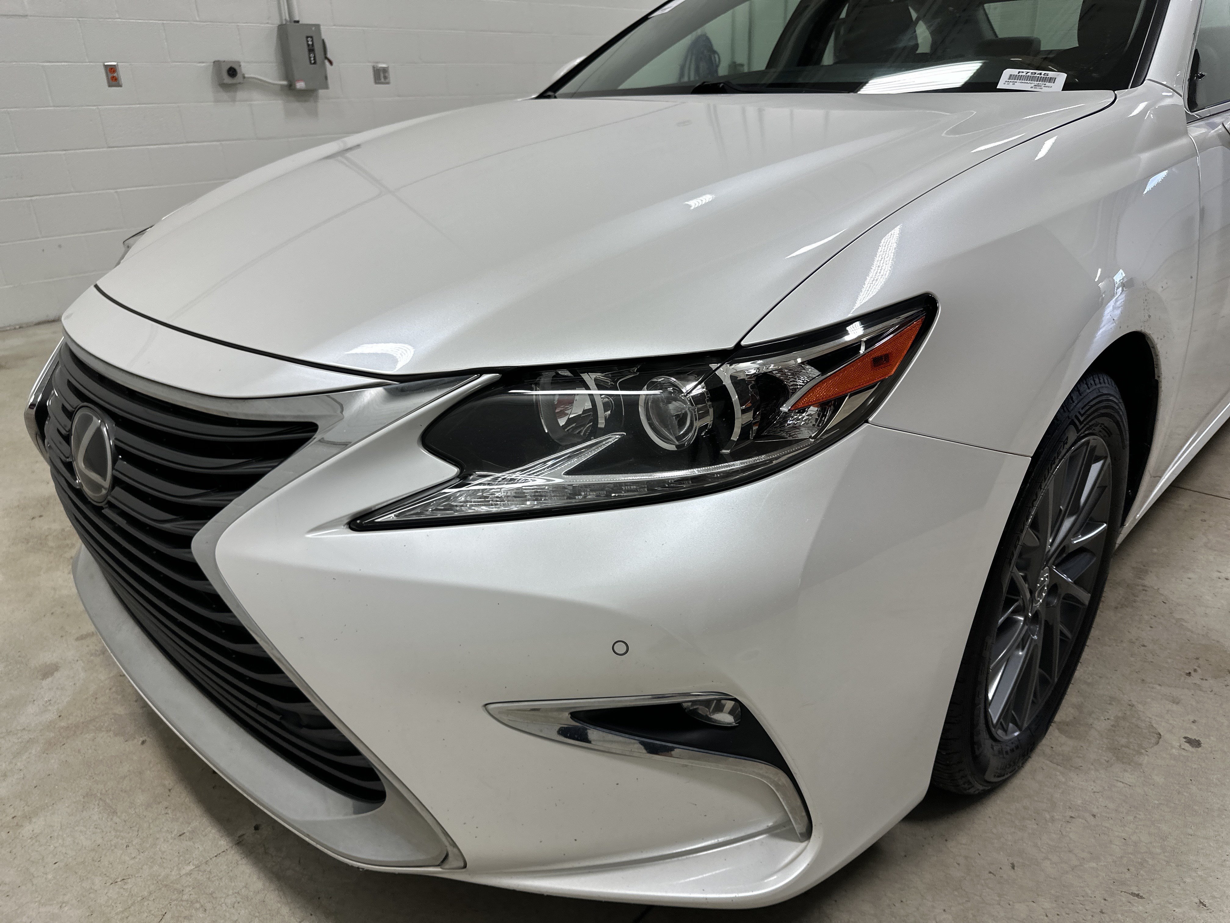 Used 2018 Lexus ES 350 w/ Navigation System Package FWD image 6