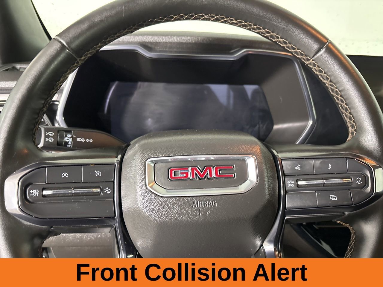 Used 2025 GMC Canyon AT4 image 11