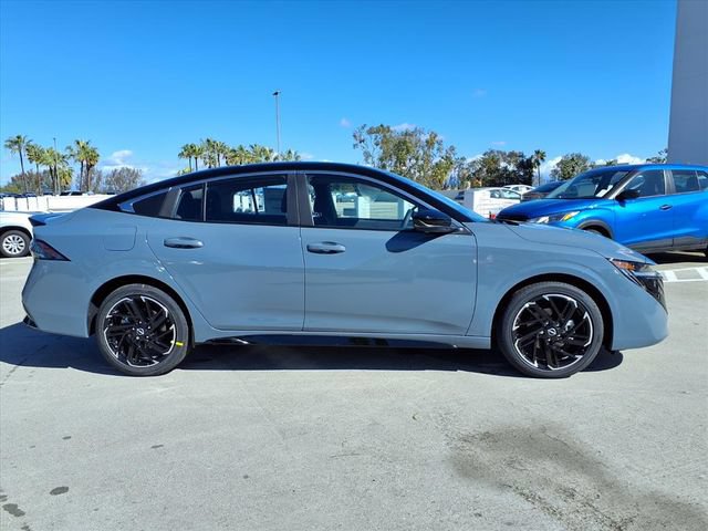 New 2026 Nissan Sentra SR w/ Floor Mat Package FWD image 4