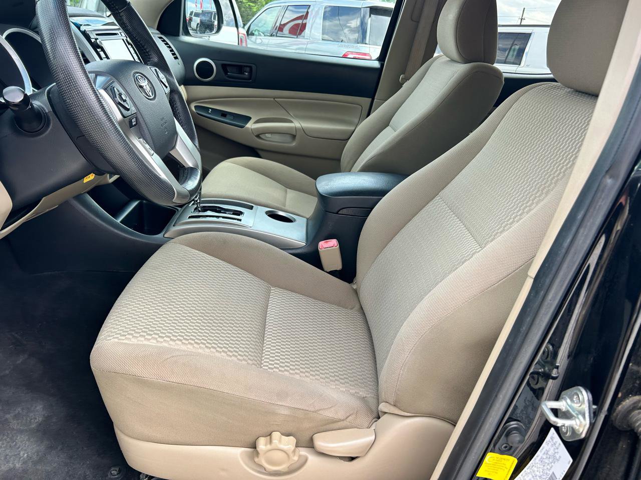 Used 2014 Toyota Tacoma PreRunner w/ SR5 Package RWD image 7