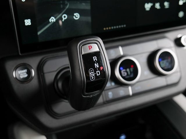 New 2026 Land Rover Defender 110 X-Dynamic SE AWD/4WD image 14