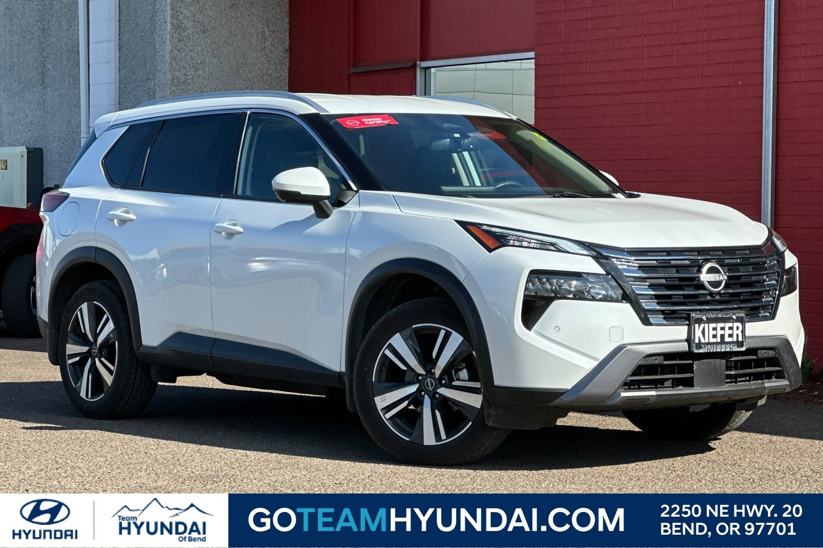 Used 2024 Nissan Rogue SL