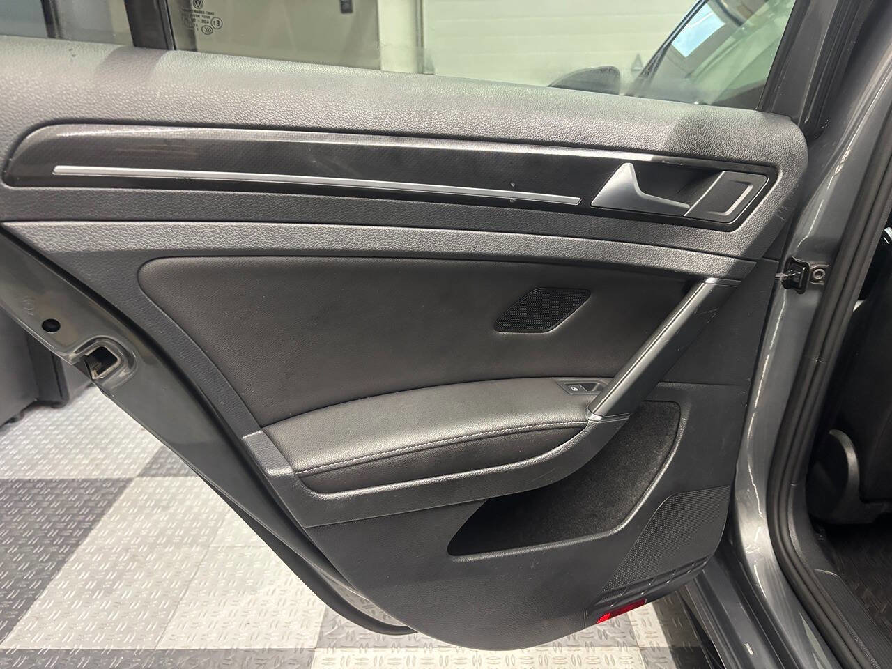 Used 2018 Volkswagen Golf 4-Door AWD/4WD image 24