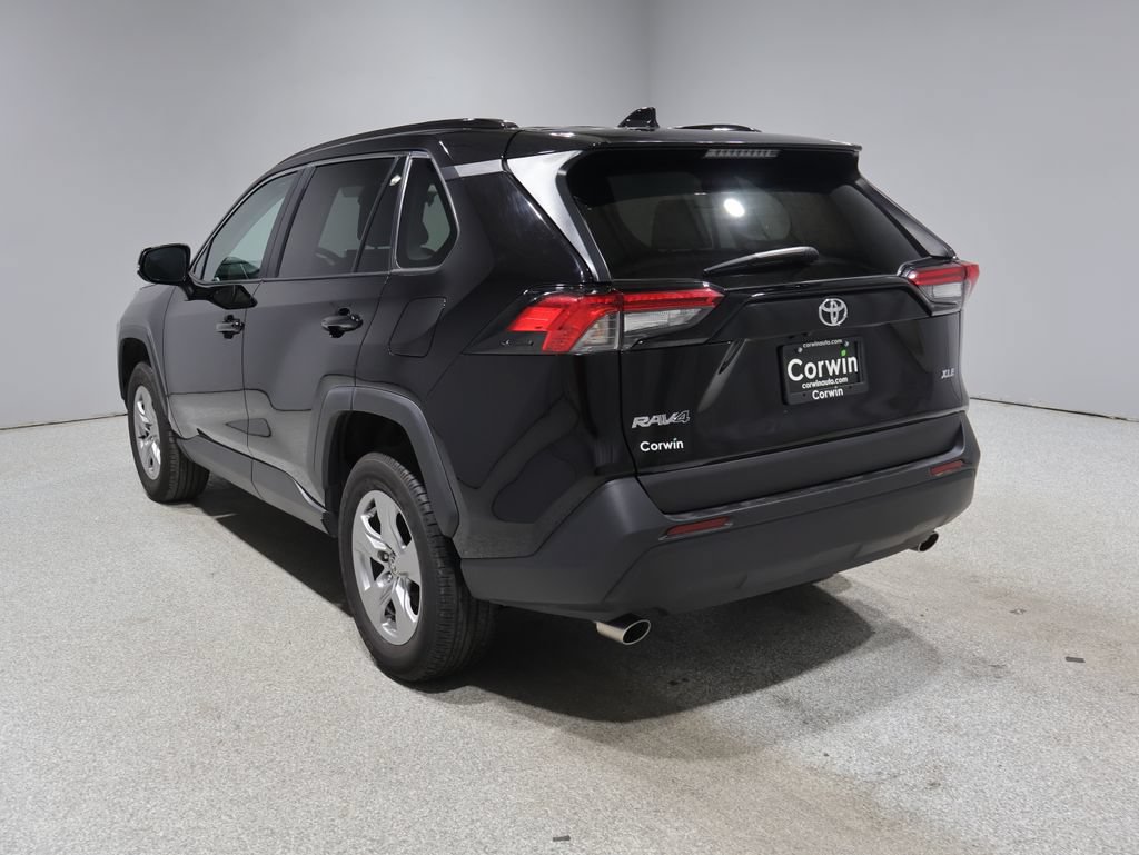 Used 2025 Toyota RAV4 XLE FWD image 5