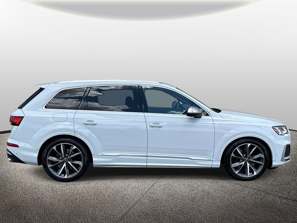 Used 2021 Audi SQ7 Premium Plus w/ Driver Assistance Package image 4