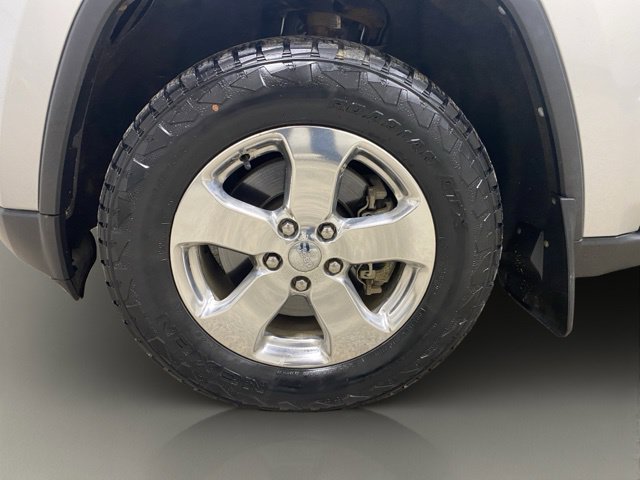 Used 2013 Jeep Grand Cherokee Limited w/ Trailer Tow Group IV AWD/4WD image 25